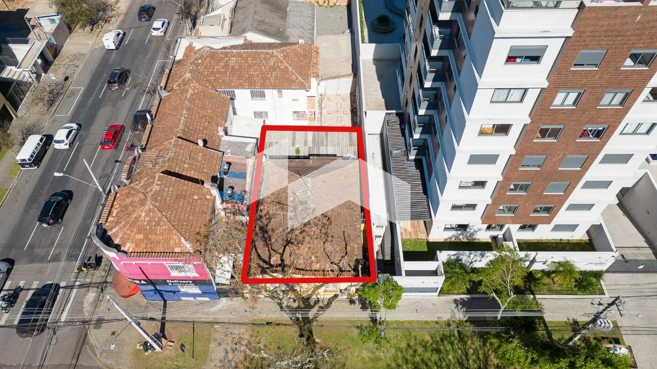 Terreno com Construção em Localização Privilegiada - Próximo à Ligga Arena - Foto 4