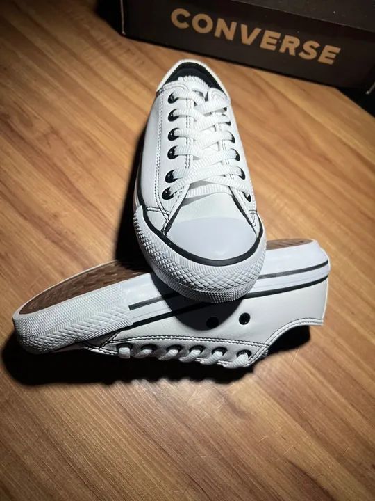 Tênis Chuck Taylor All Star Couro Cano Baixo Branco Calçados