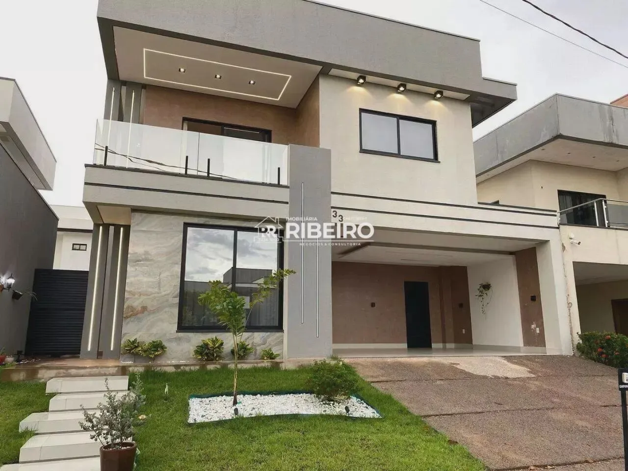 Imóvel para venda possui 189 metros quadrados com 3 quartos em Aponiã - Porto Velho - RO