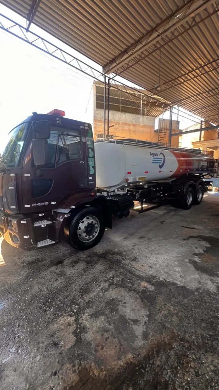 Caminhão Pipa Ford Cargo 2429