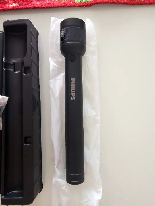 Lanterna Philips Nova 3.200 Lumens, 6.000mAh