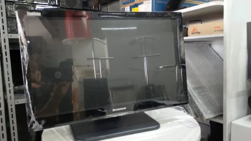 Monitor Lenovo 19" VGA / DVI Corporativo