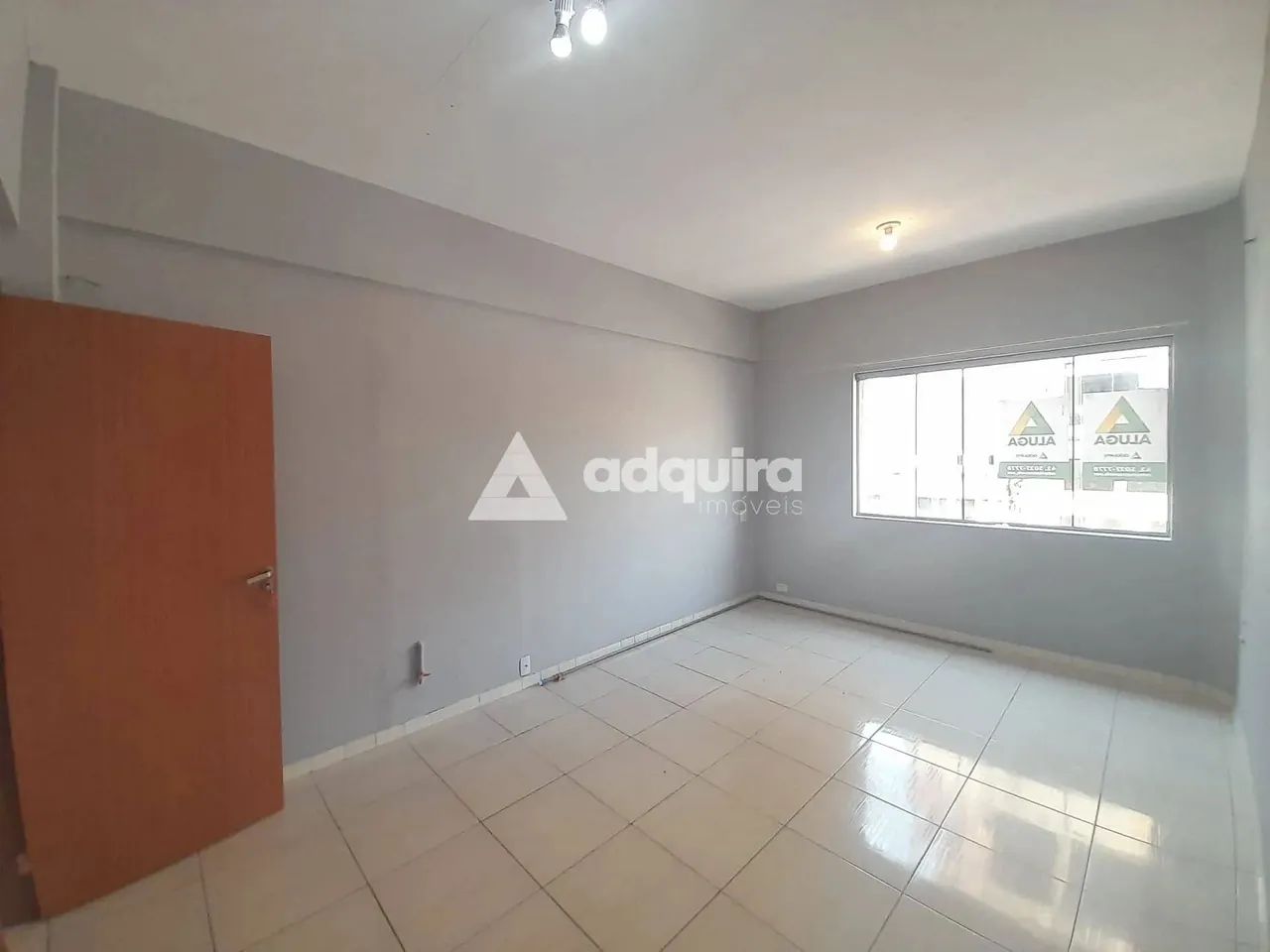 Sala Comercial para Locação no Calçadão, com 17M², no Centro, Ponta Grossa - PR - Foto 4