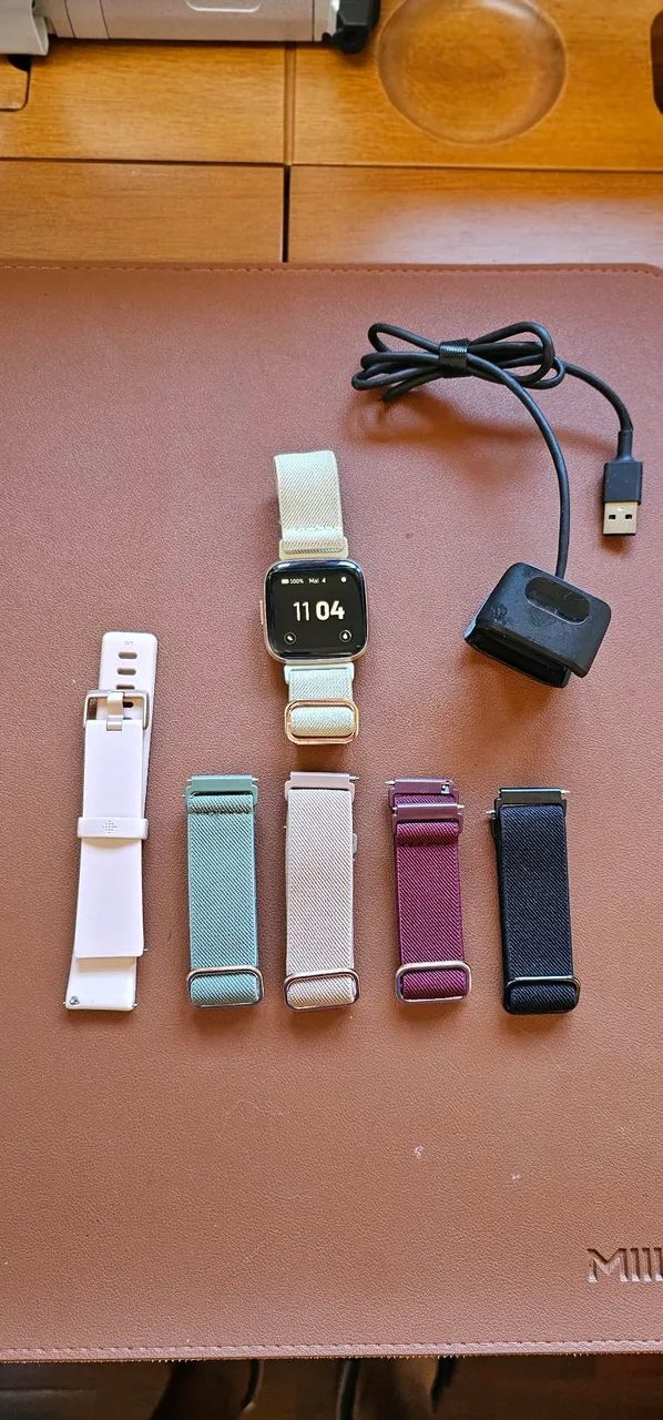 Fitbit Versa 3 | Gold/branco - Foto 4