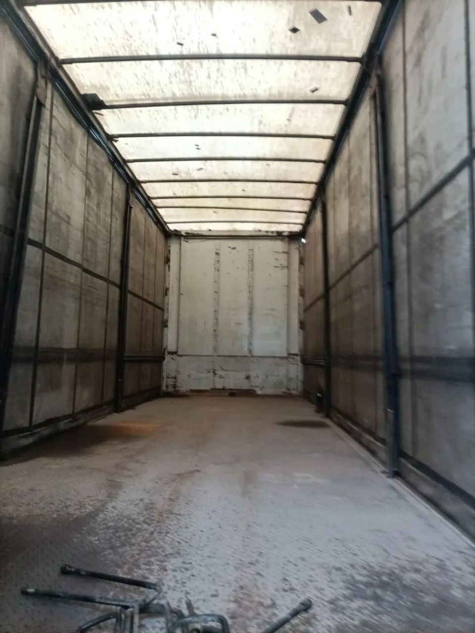 Baú Saider Chapeado - 8,50m x 3m - Excelente Estado - R$ 30.000 - Foto 4