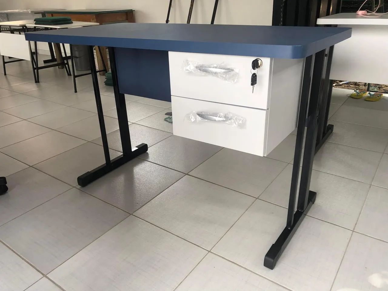 mesas de todos os modelos é tamanho  a partir de 250