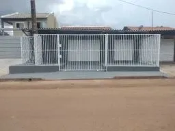 Vende-se casa em área comercial