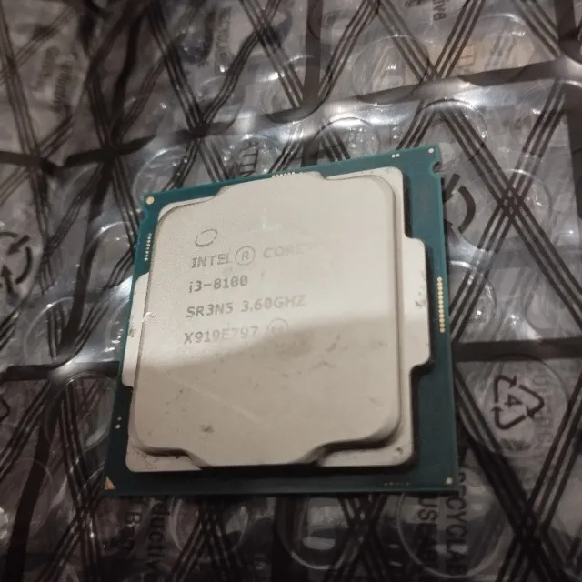 Intel core i3 8100