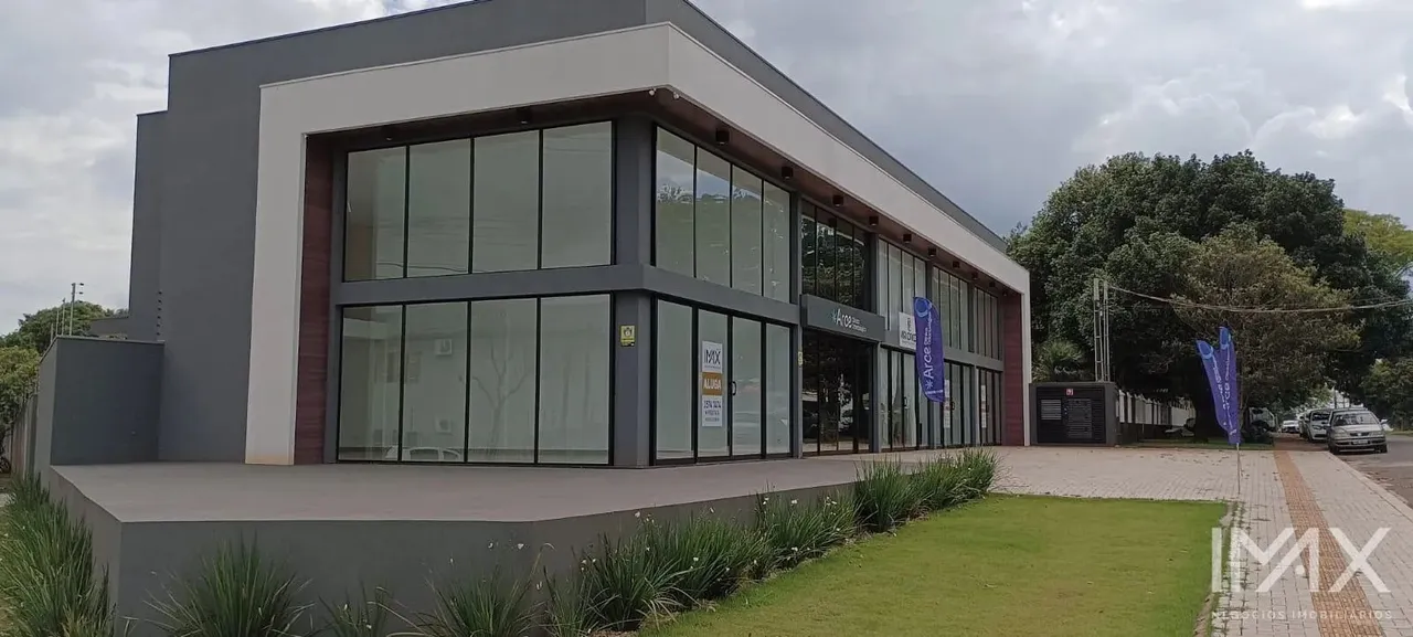 Salas Comerciais para locação, à partir de 65m2 por R 2.500,00 na Vila A.