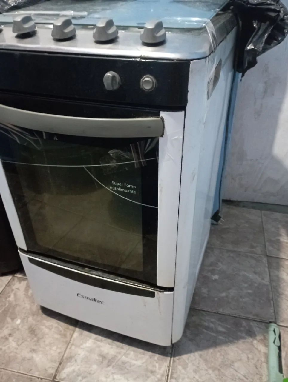 Fogão Esmaltec com Forno Autolimpante
