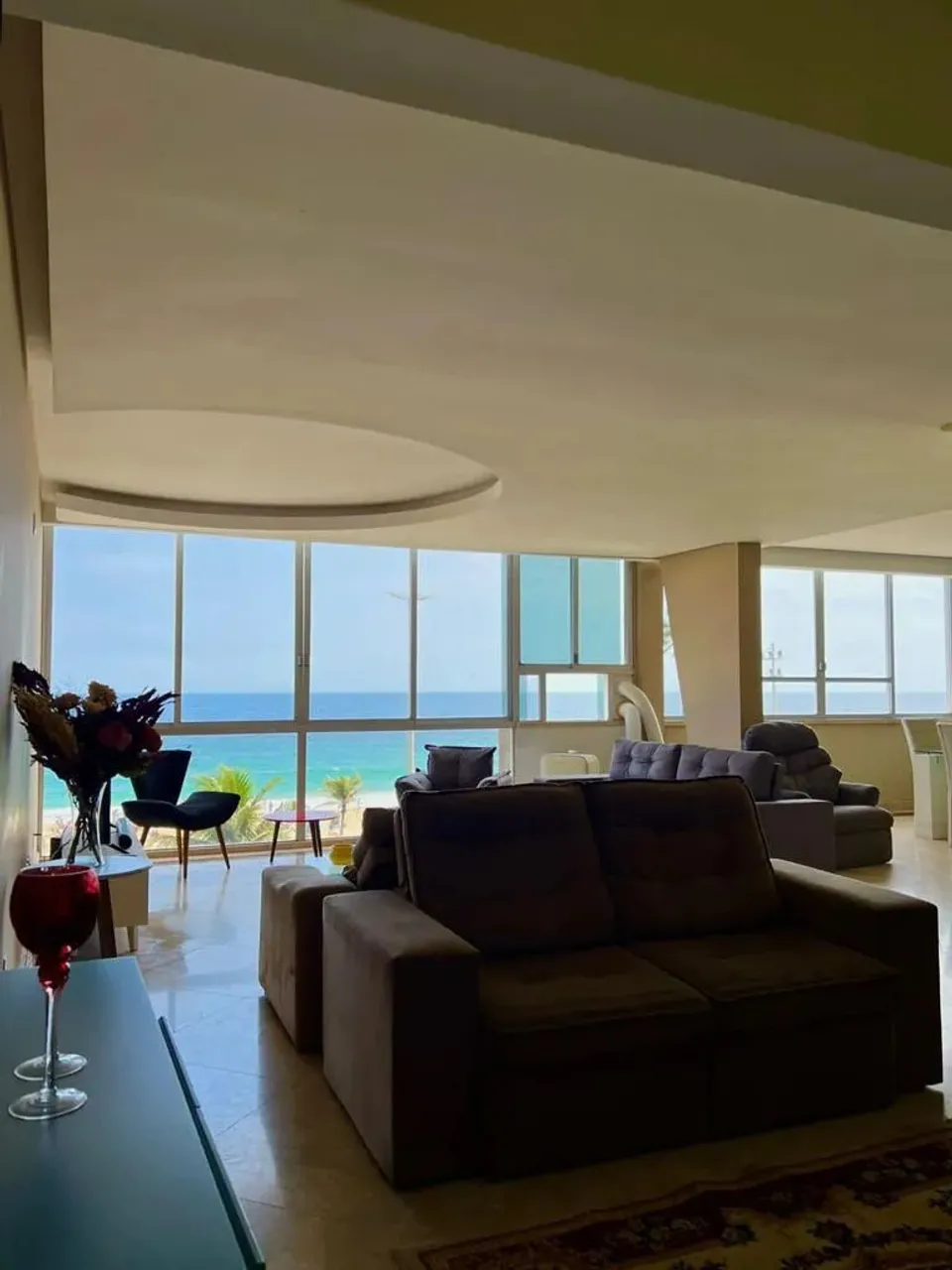 Apto frontal,linda vista mar,260m2,amplos salões, 4 quartos ,2 suítes e 2 vagas
