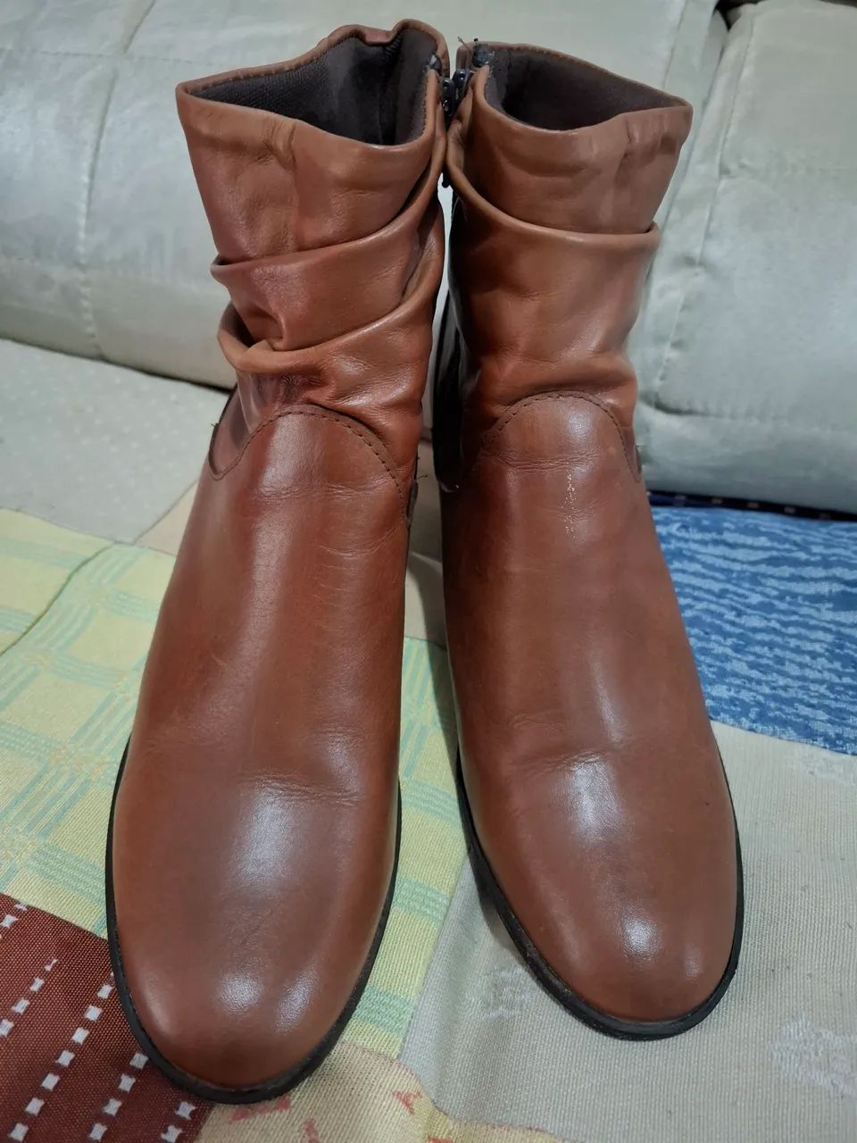Botas  Marrom - Elegância e Conforto - Foto 2