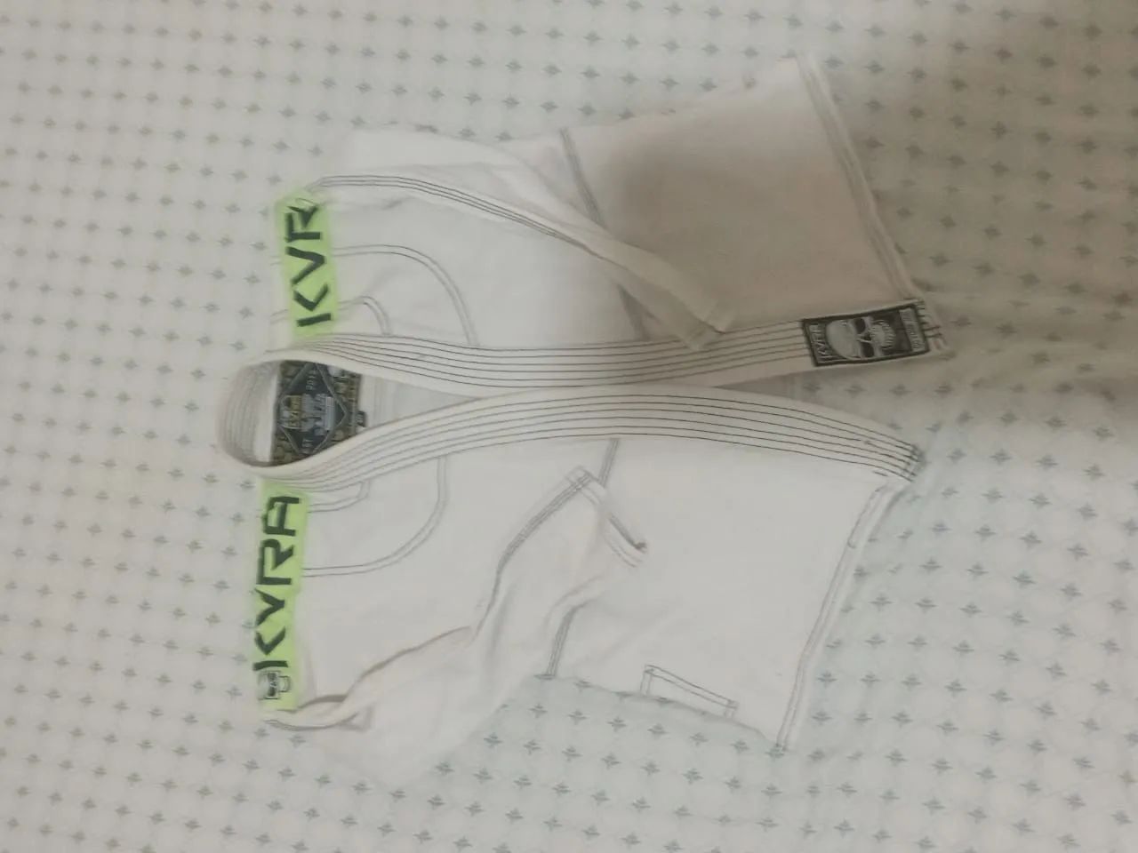 Kimono de Jiu-Jitsu Kvra - Branco Seminovo - Foto 2