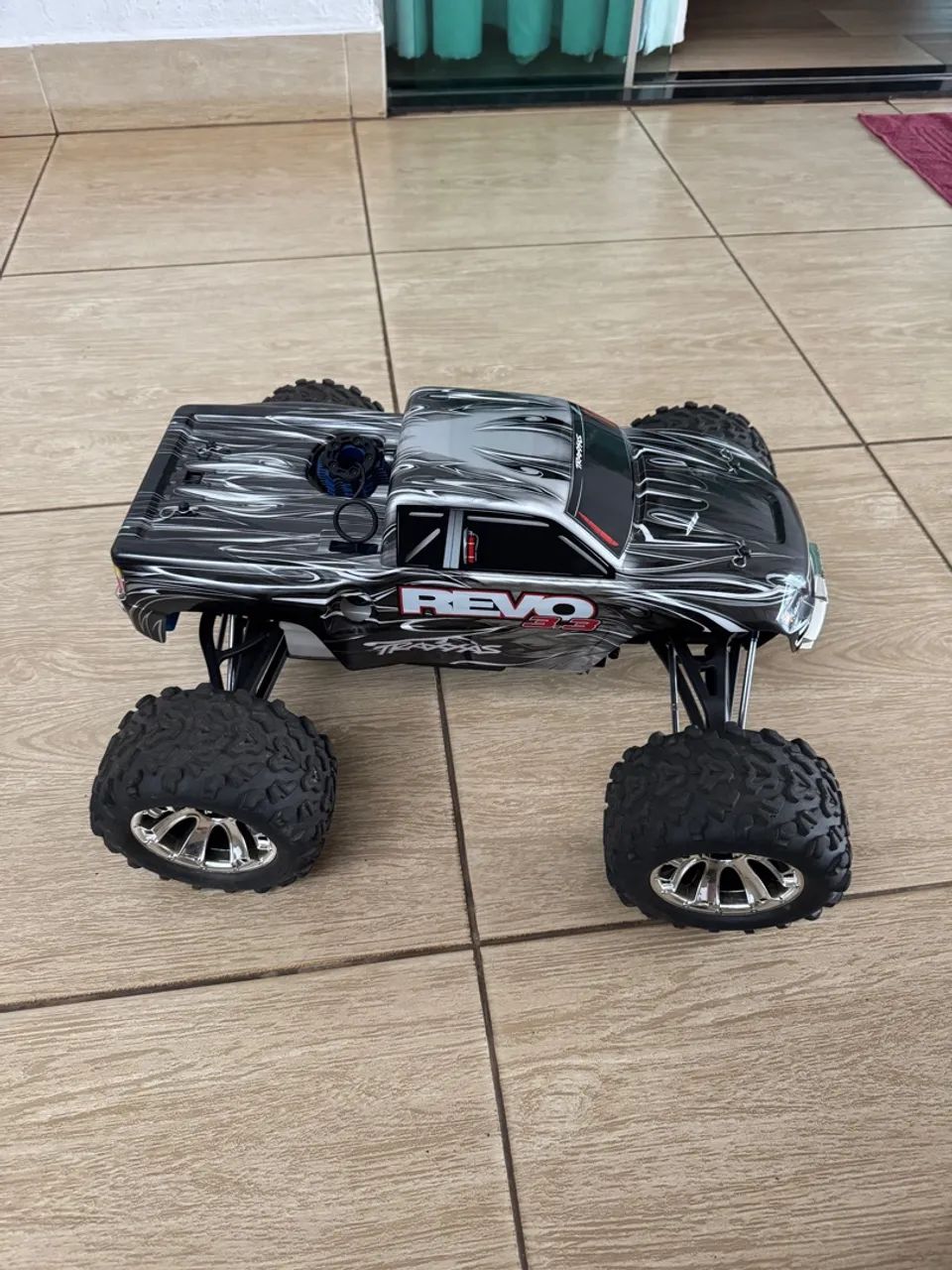 Revo 3.3 Seminova - Foto 4