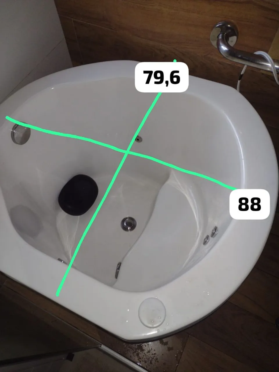 Banheira de Hidromassagem Compacta