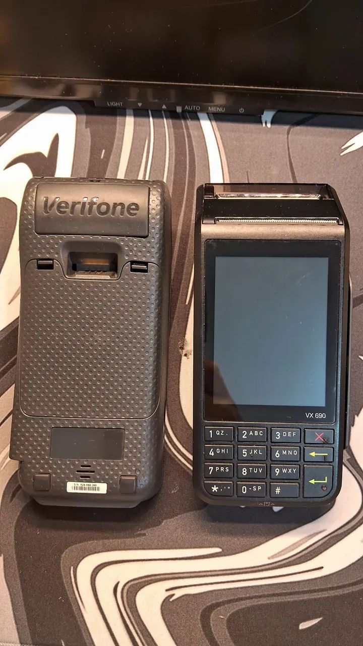 2 Maquininhas de Cartão Verifone VX 690 3G-BT-Wi-Fi - Ótimo Estado! Funcionando!