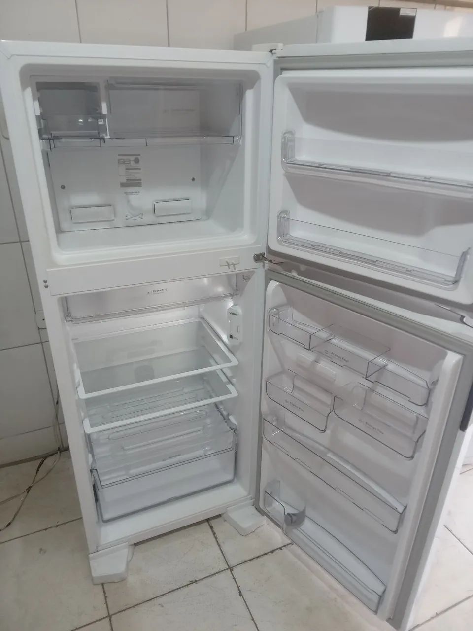Geladeira Consul Frost Free 220V seminova  - Foto 3