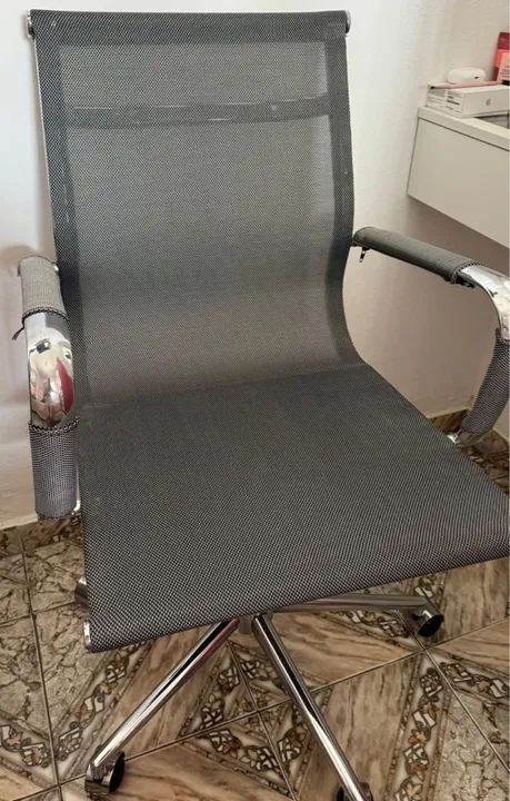 Cadeira de Escritório - Mesh Cinza