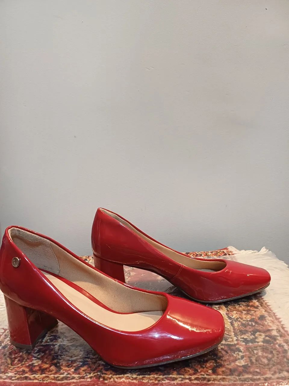Sapato Feminino Via Uno semi-novo envernizado Vermelho Salto