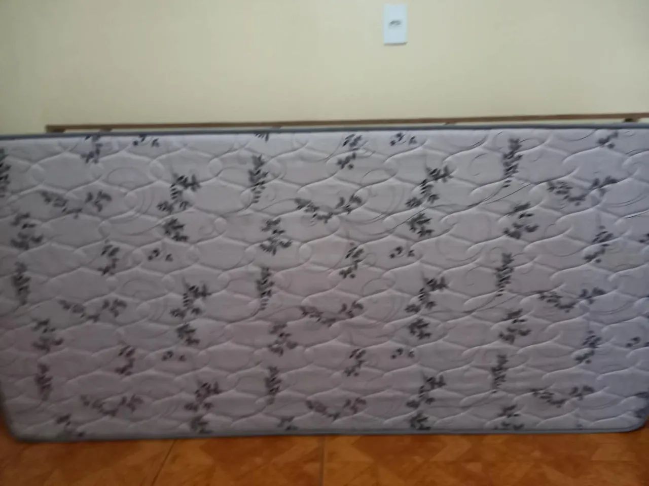 Cama auxiliar + colchão 