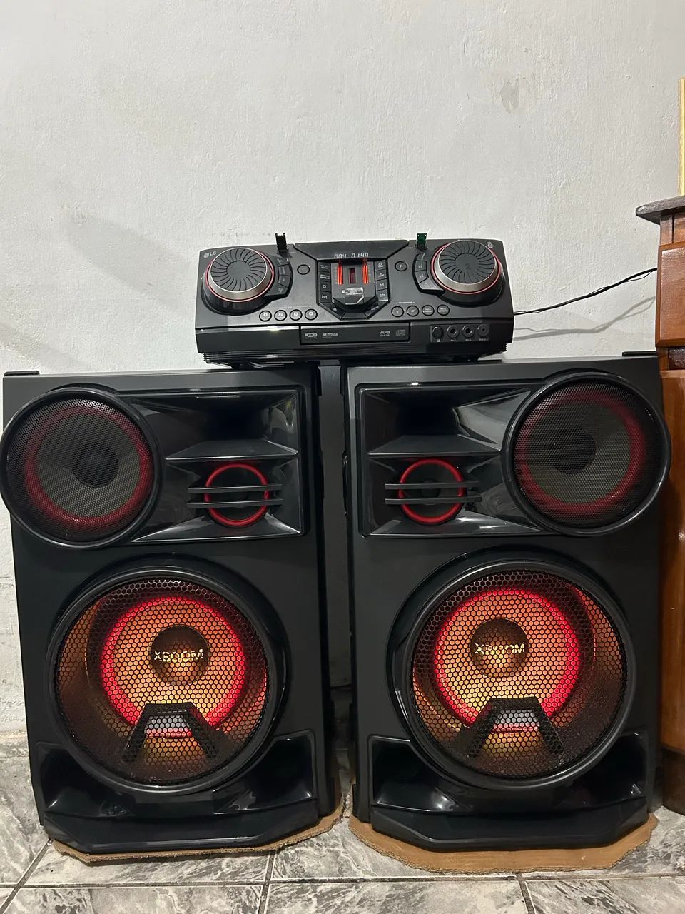 Vendo som LG  XBOOM 3500 RMS 