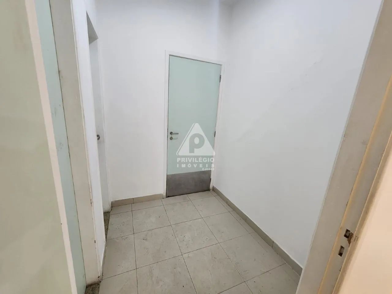 Loja 180m² | Posto 5 Copacabana | Quadra da Praia | Grande Fluxo | Com Banheiros Acessívei - Foto 15
