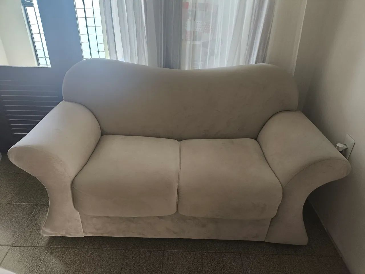 Vendo sofá 3 e 2 lugares usado - Foto 5