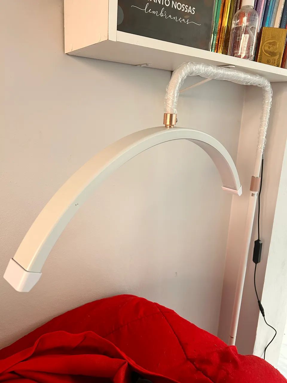 Maca com vibroterapia, luminária meia lua e mocho.  - Foto 4