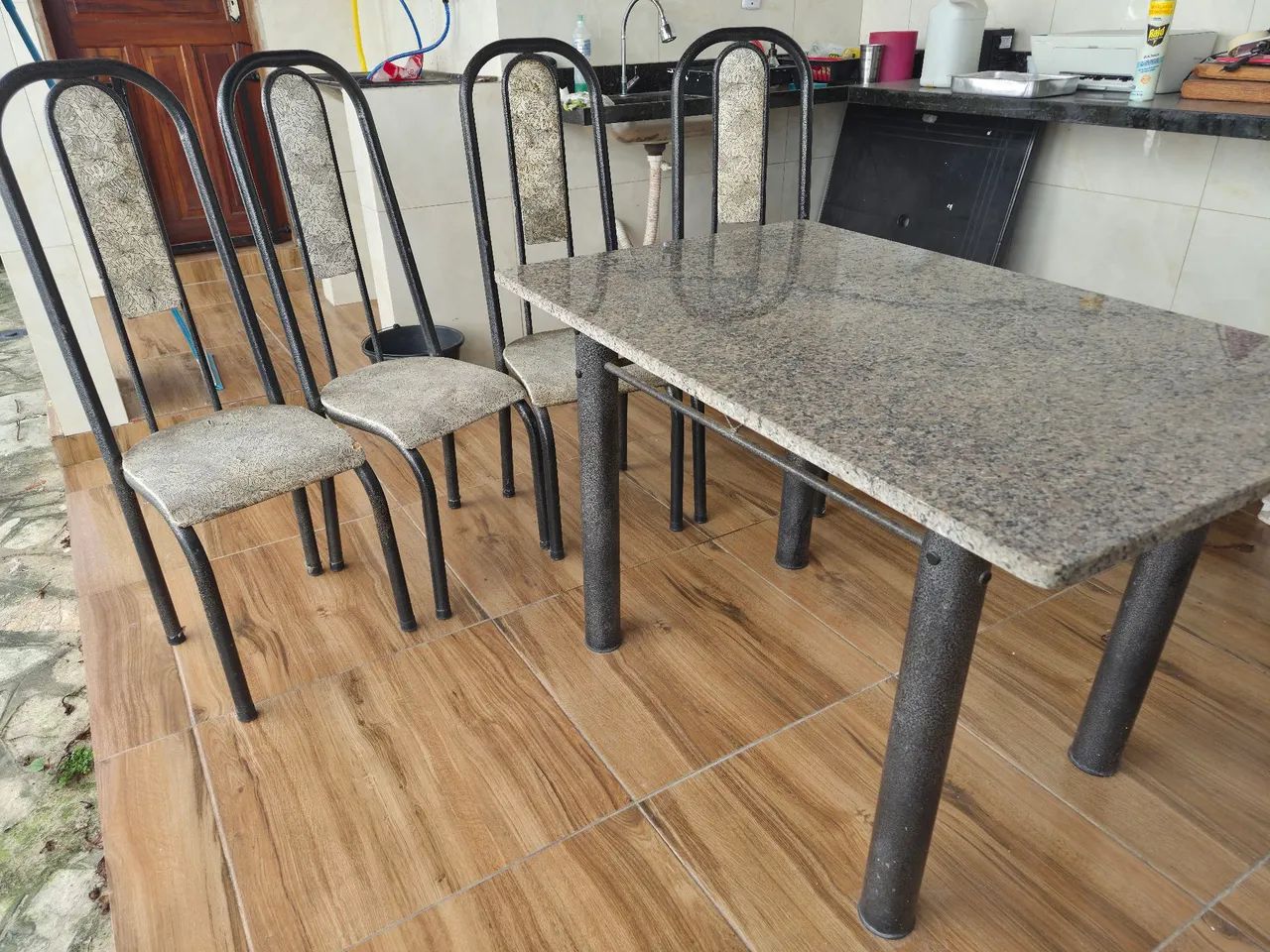 Mesa de granito 4 cadeiras - Foto 4