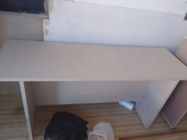 Mesa MDF é um móvel resistente e liso, ideal para escritórios - Foto 4