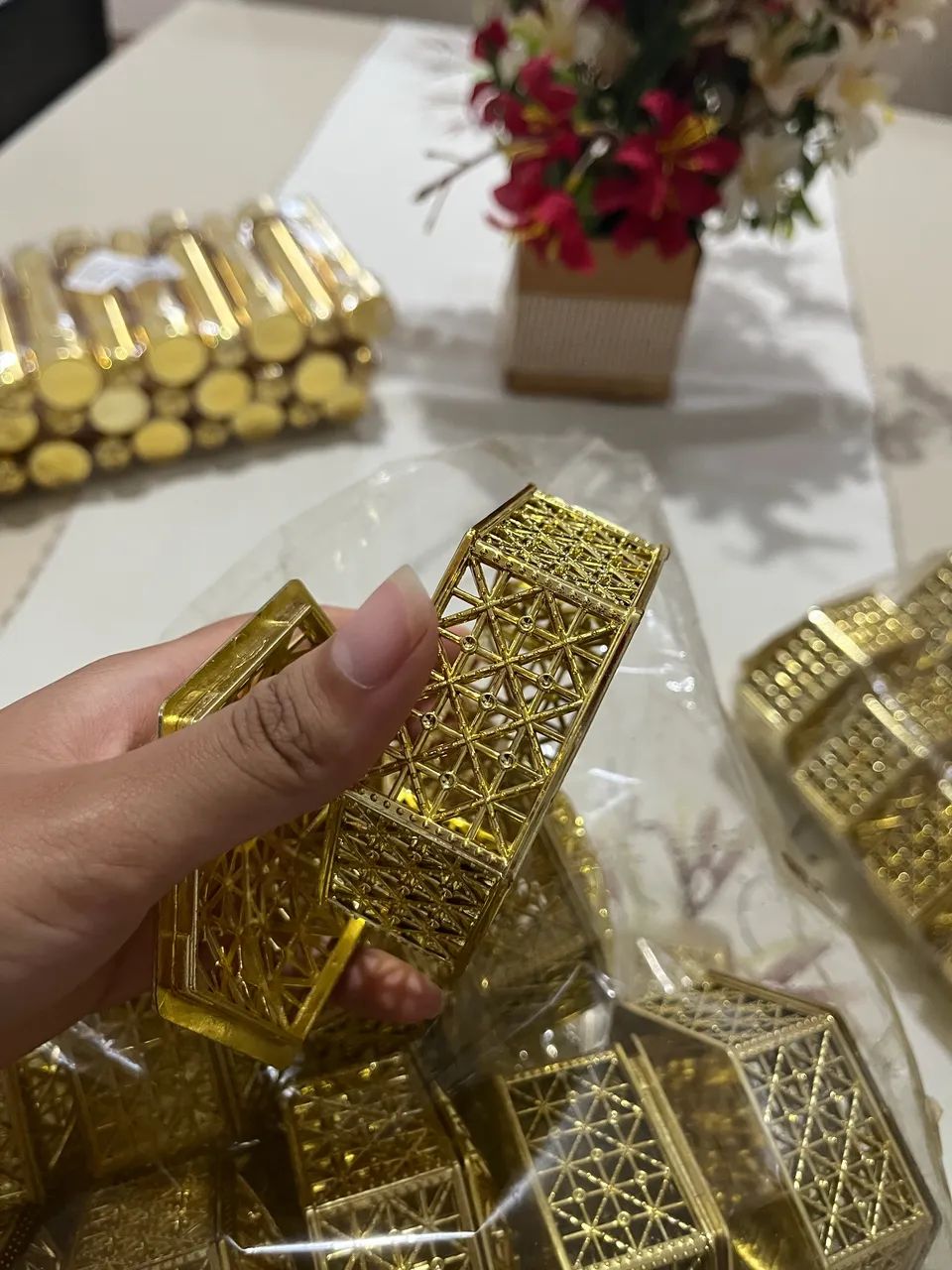 Kit de lembrancinha para aniversário dourado - Foto 4