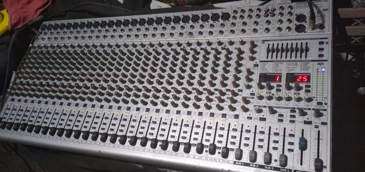 Mesa de som 32 canais behringer - Foto 2