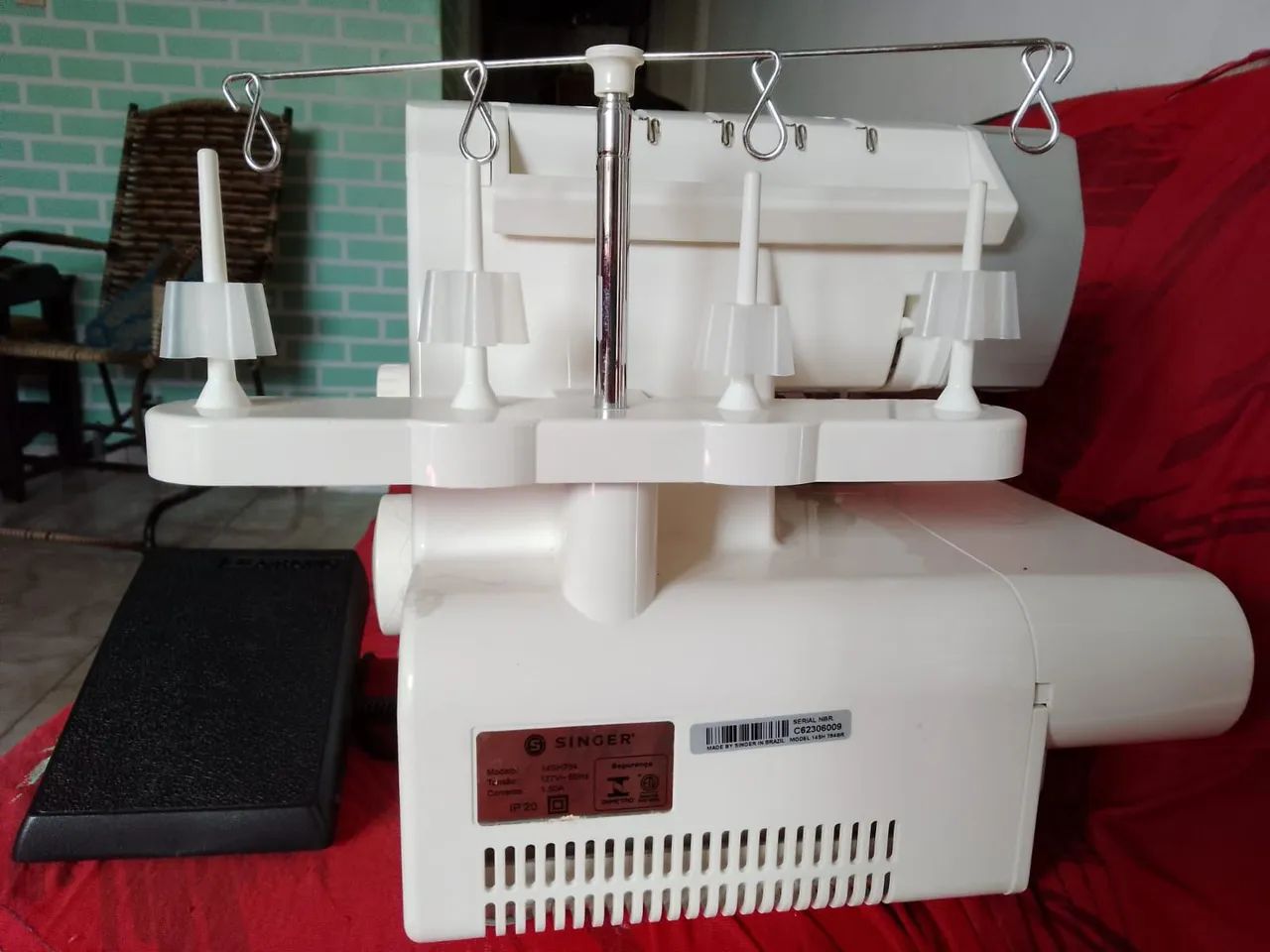 Vendo Overlock Singer semi nova - Foto 4