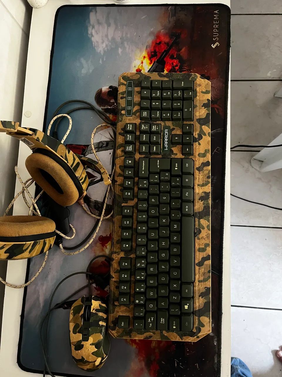 Teclado, mouse, fone e mouse pad 