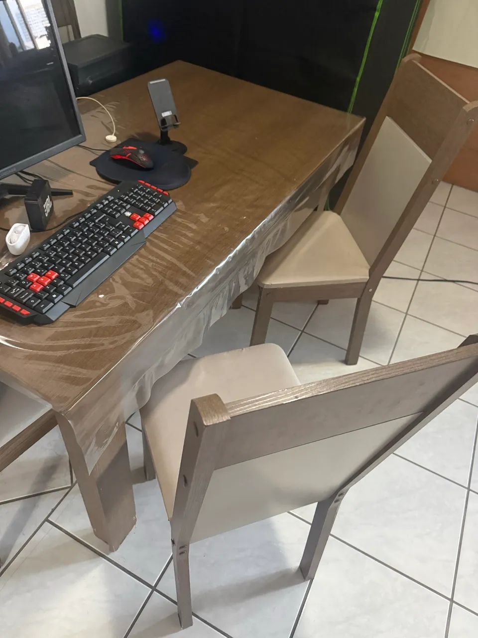 Mesa com 6 cadeiras - Foto 2