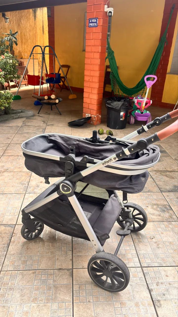Carrinho de Bebê com bebê conforto - Romanzo  - Foto 3
