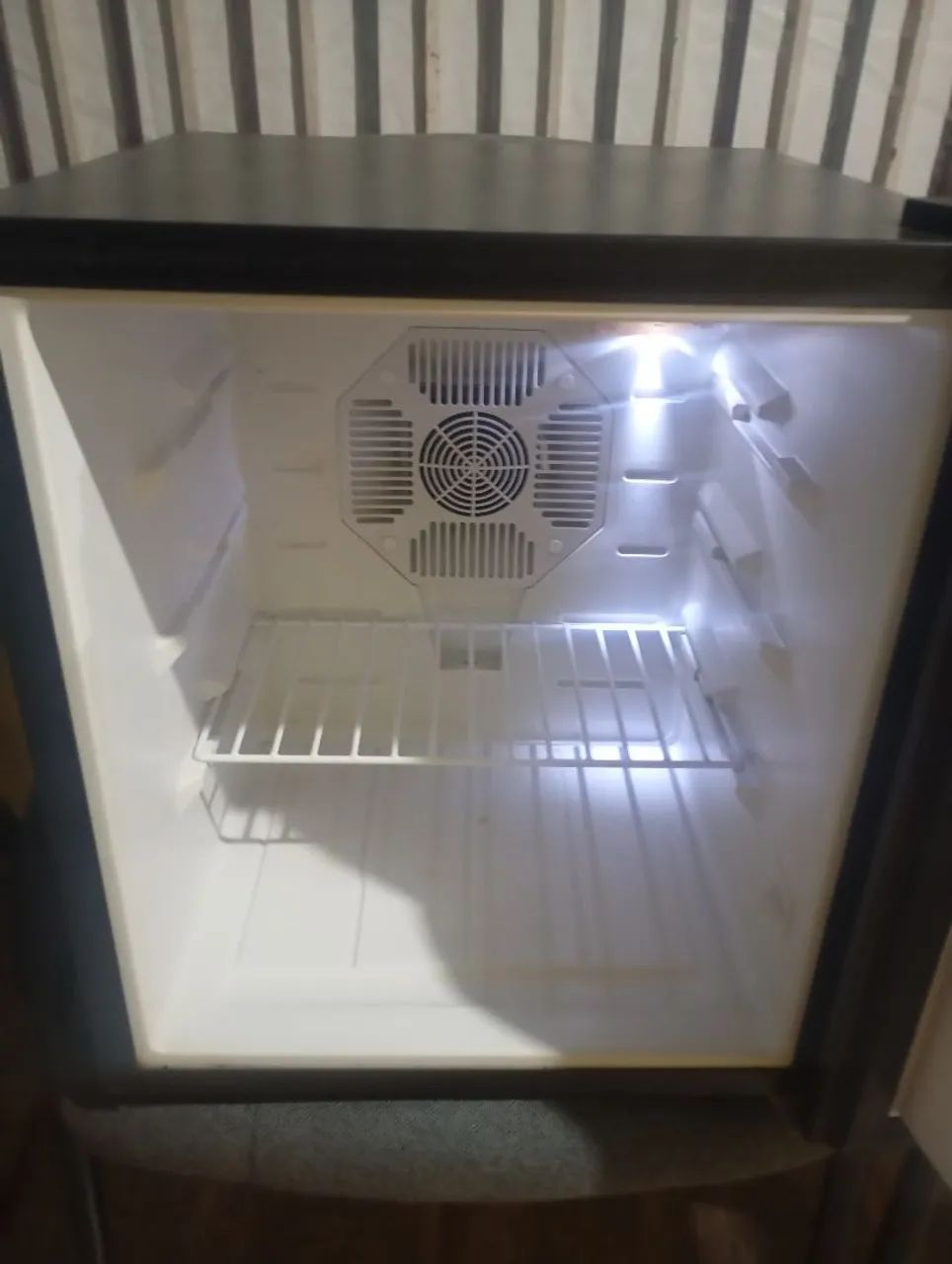 Adega refrigeradora zeex até 20 garrafas  - Foto 3