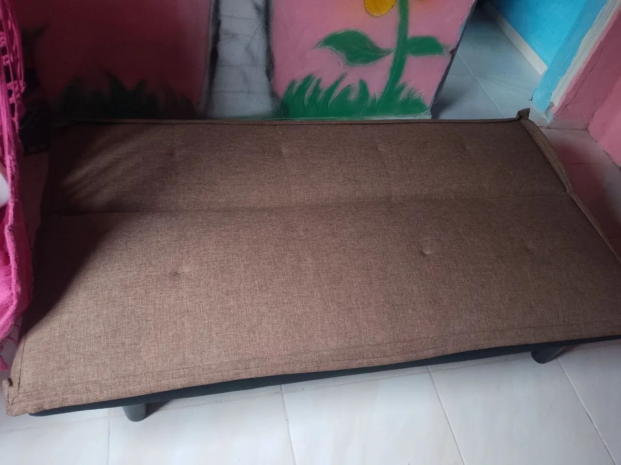 Sofá retratil vira cama novo - Foto 2
