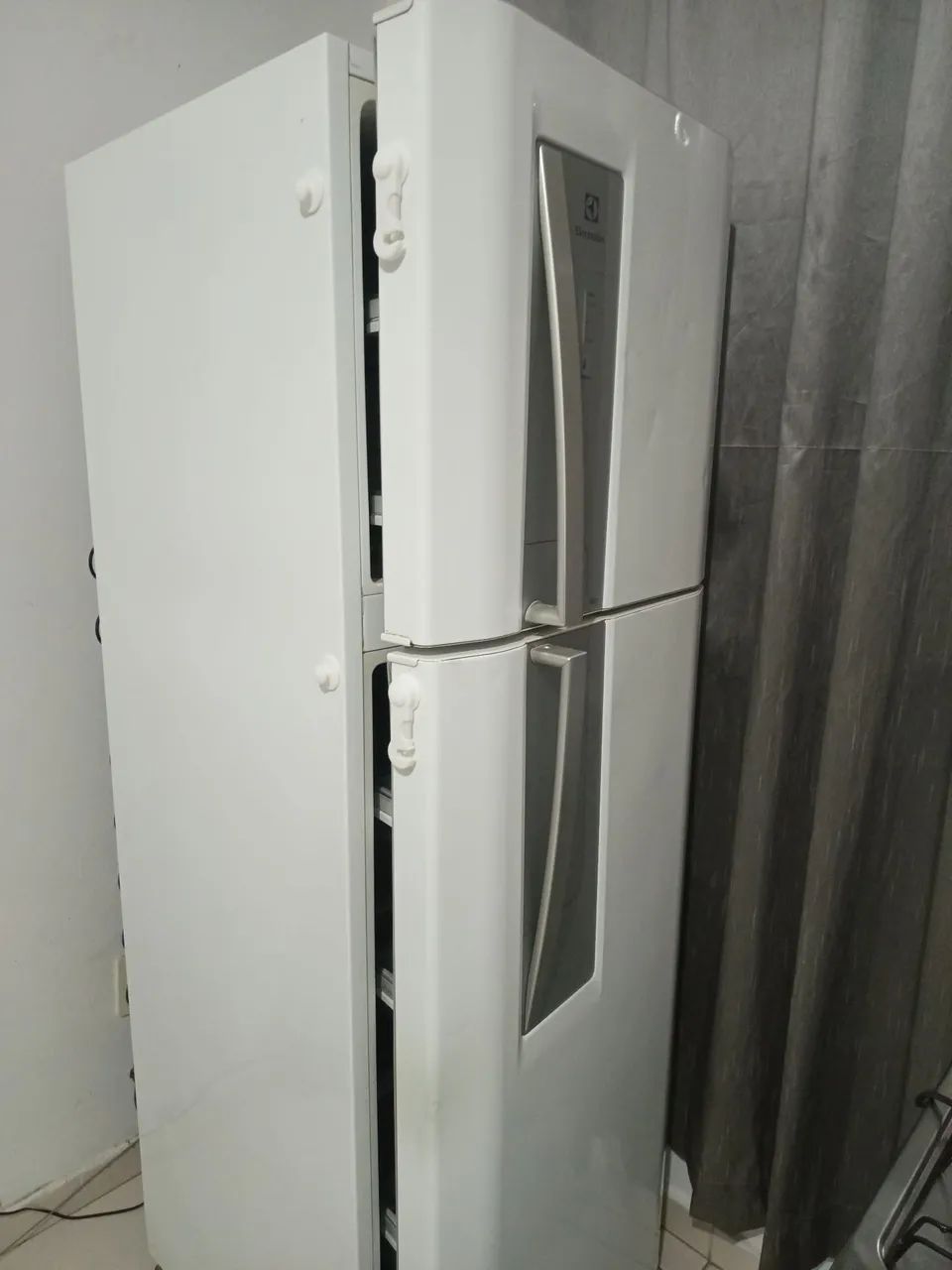 Vende se geladeira Eletrolux 