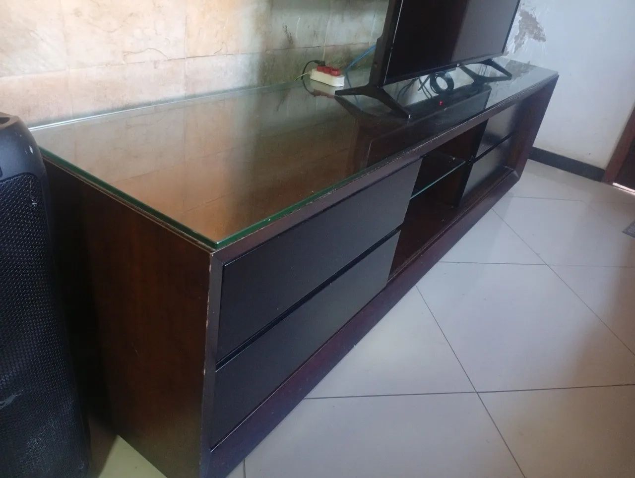 CONJUNTO DE MESA DE JANTAR + RACK EM MADEIRA MACIÇA - EXCELENTE QUALIDADE - Foto 4