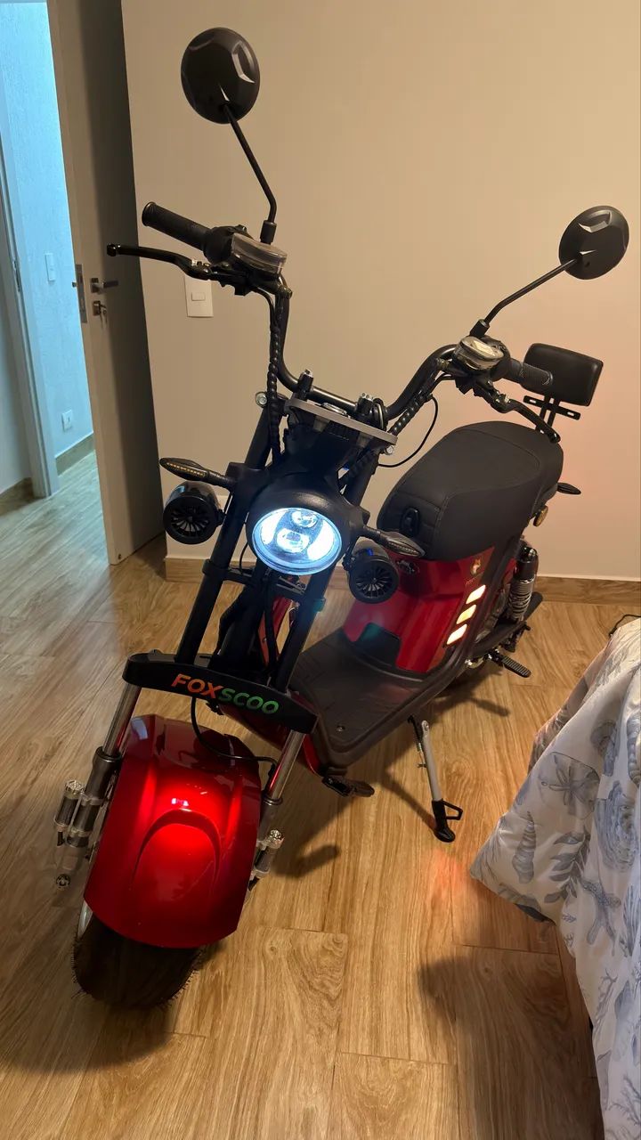Scooter elétrica com apenas 100 km  - Foto 2