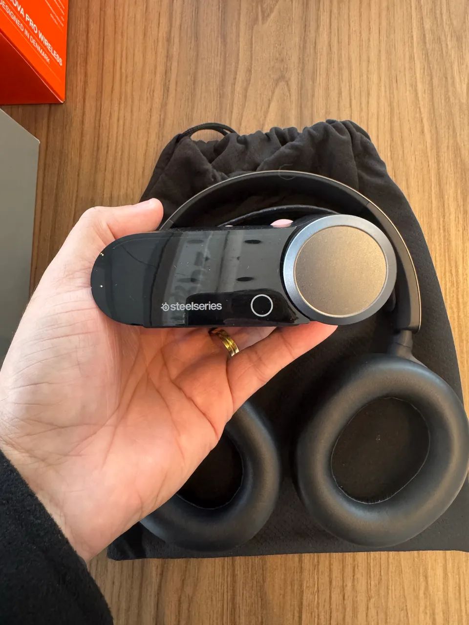 Headset Gamer Steelseries Arctis Nova Pro Wireless + Almofada Gel