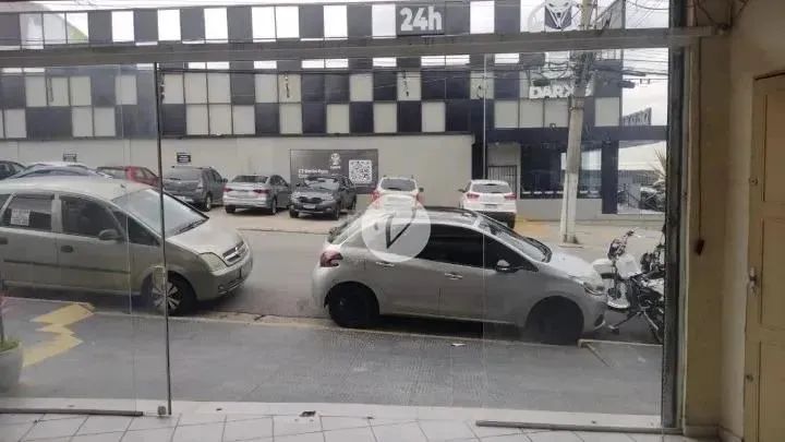 Salão Comercial para Alugar em Santo André (Jd. Santo Antônio)  300m²