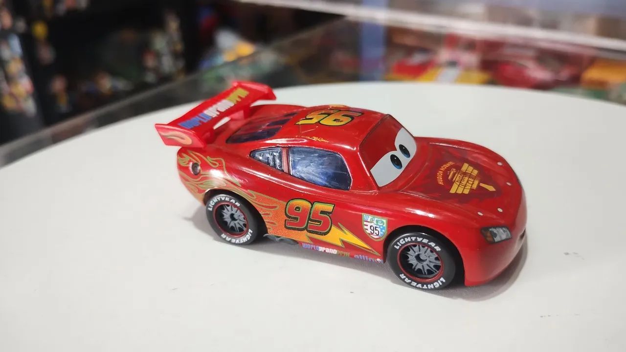 Cinco carrinhos do relâmpago McQueen - Foto 5