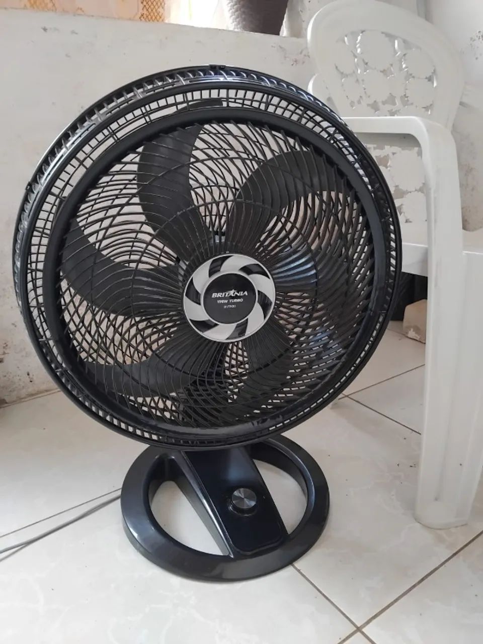 Vende-se ventilador poucos meses de uso