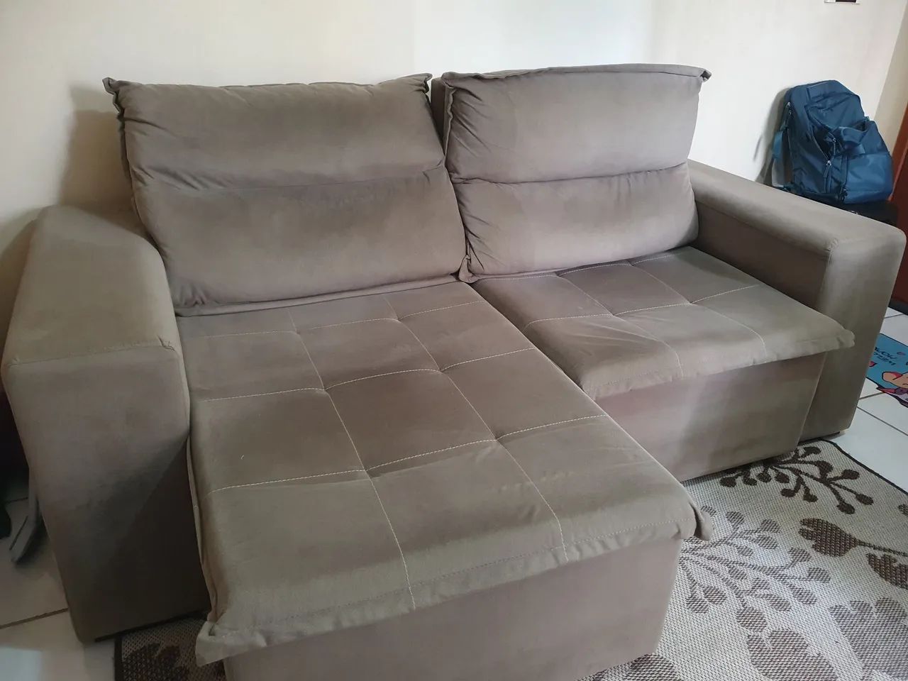 Vendo sofá retrátil 3 lugares espuma D26 - Foto 5