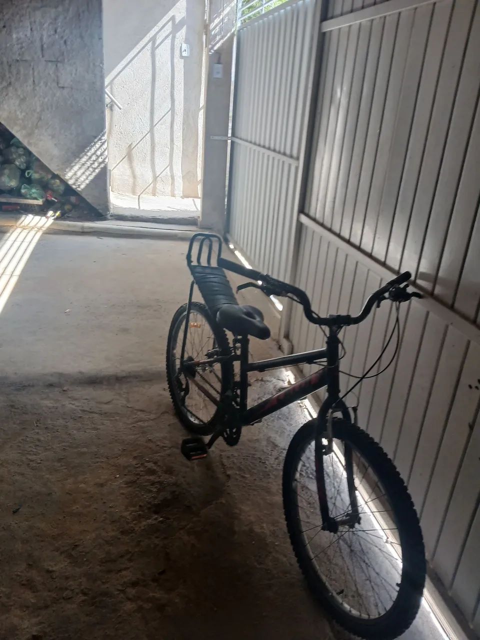 Bicicleta montadinha aro 24 - Foto 2