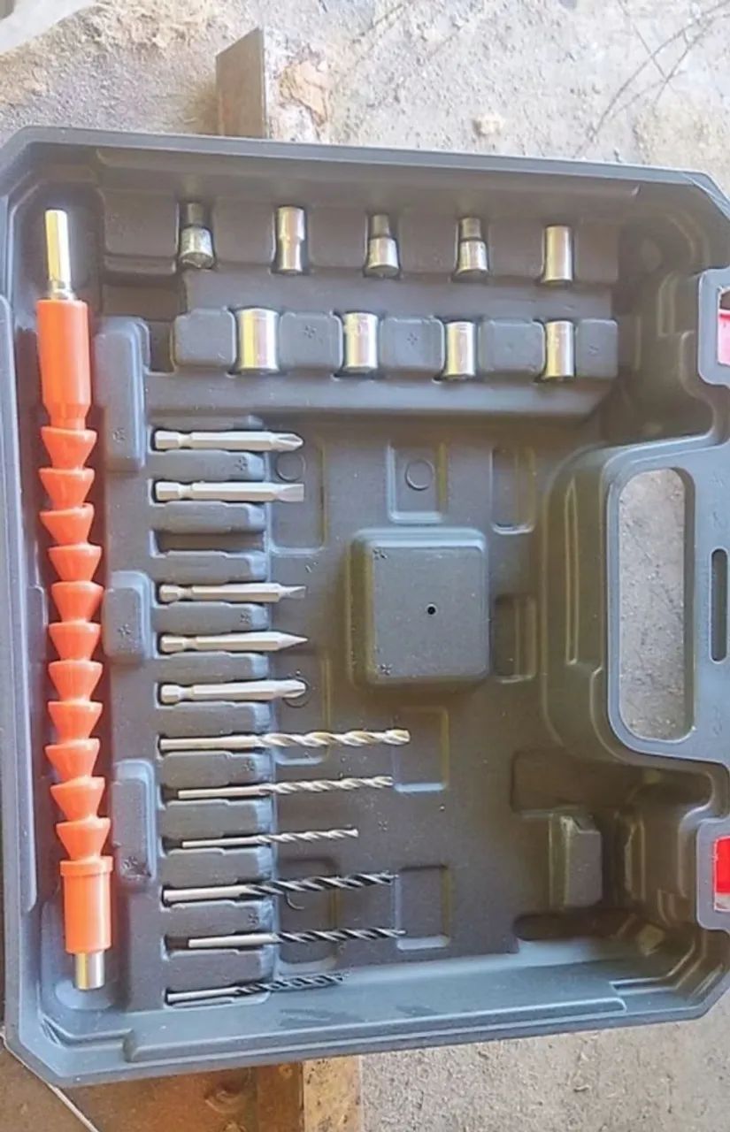 Furadeira e parafusadeira 21V com 2 baterias  - Foto 5