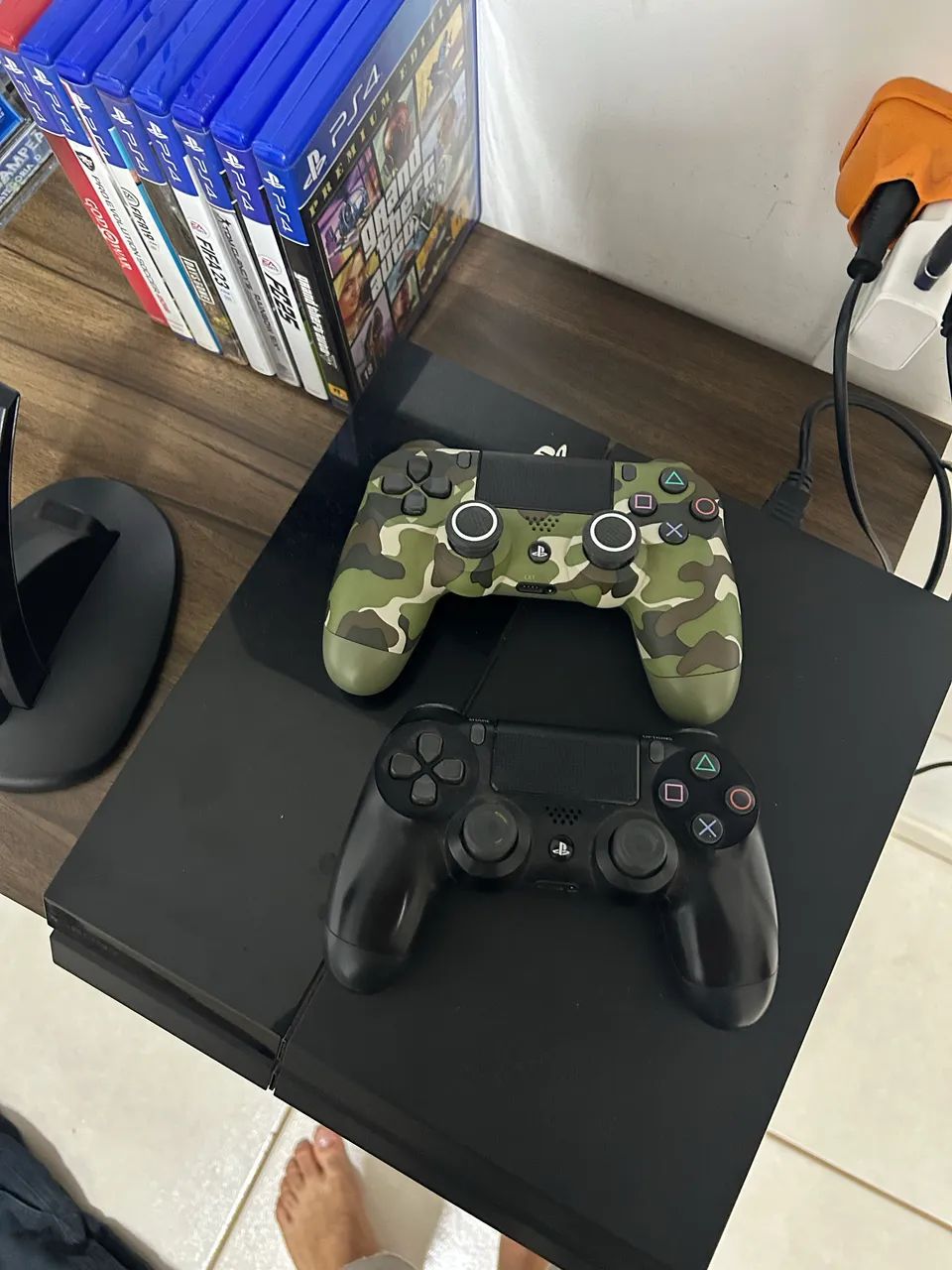 PS4 500GB + 2 Controles + Jogos | Conservado