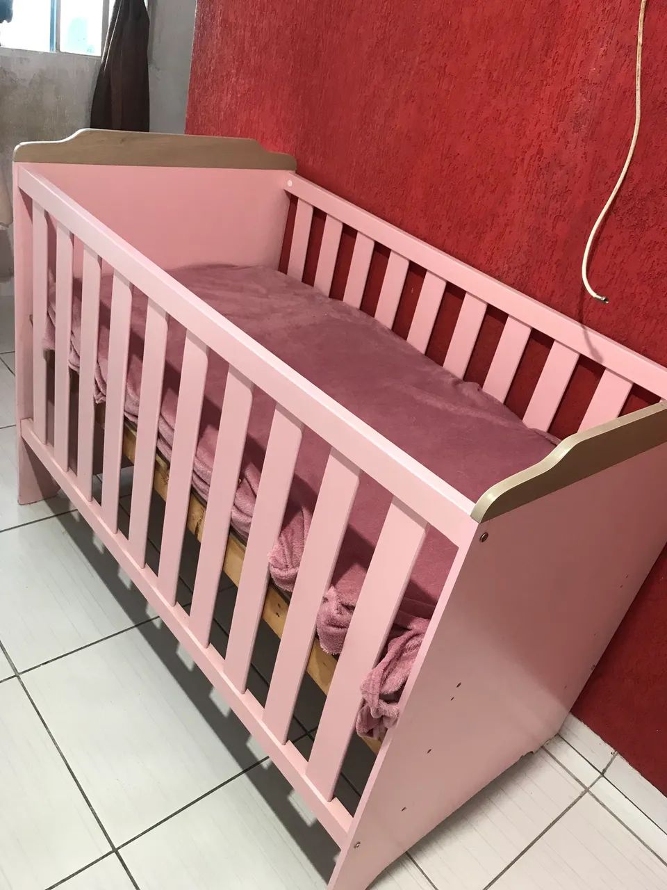 Berço cama com colchão de espuma 